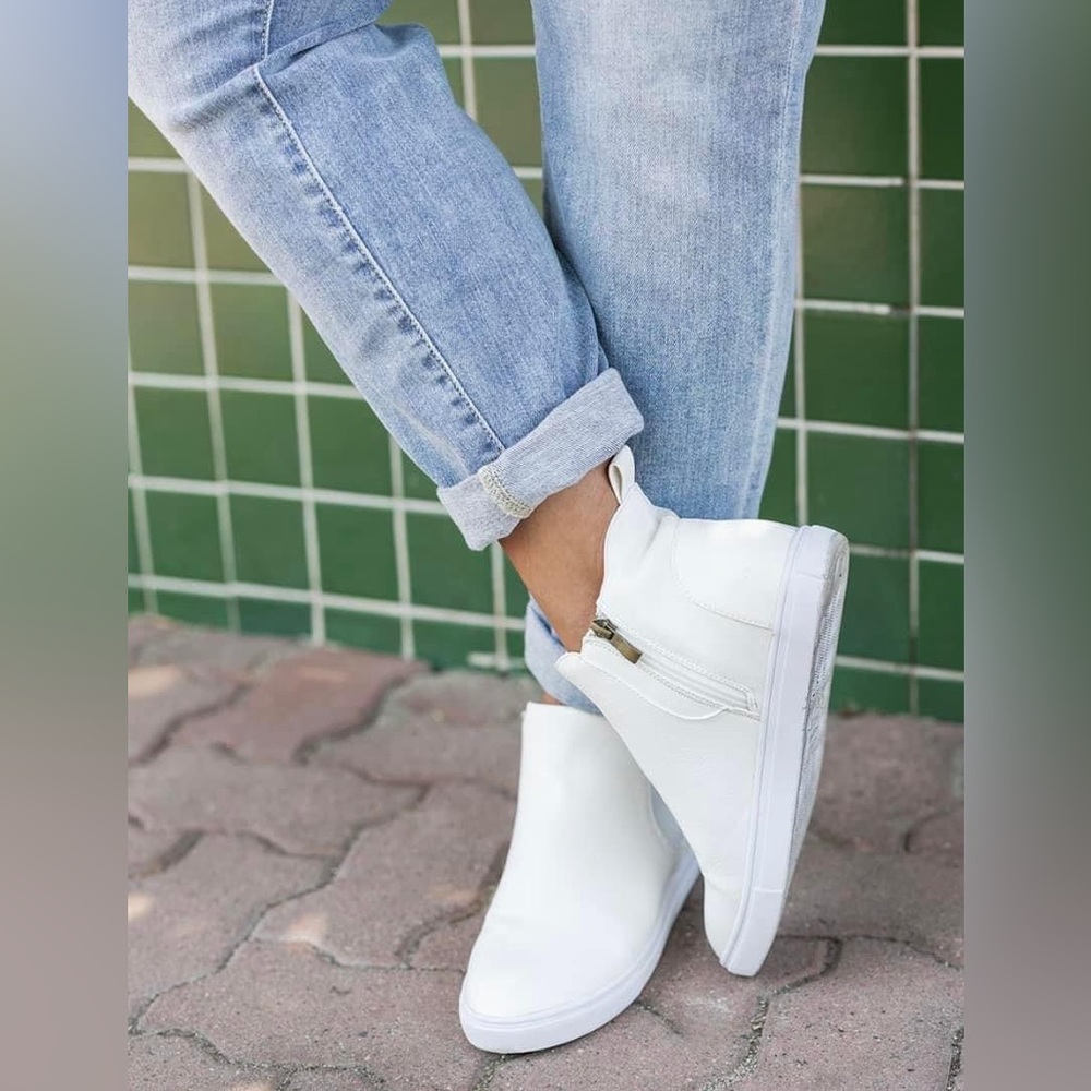 Beast Fashion
Feeling Edgy High Top Sneakers